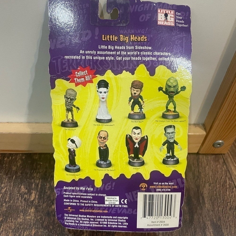 Universal Little Big Heads Dracula - Picture 2 of 3
